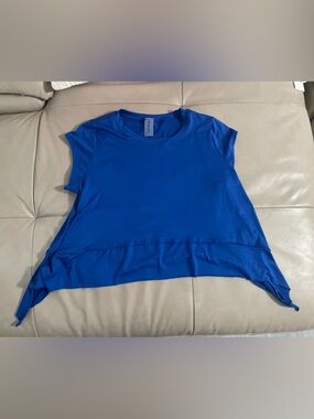 Altar’d State Revival Flowy Women's Royal Blue Short Sleeve Active Top